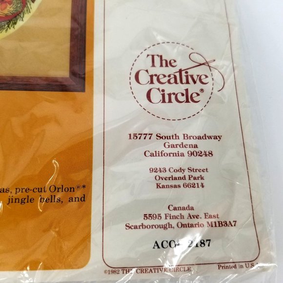 Creative Circle Cross Stitch Kit 2250 Nostalgic Christmas Home Decor Bear Toys - Picture 4 of 7